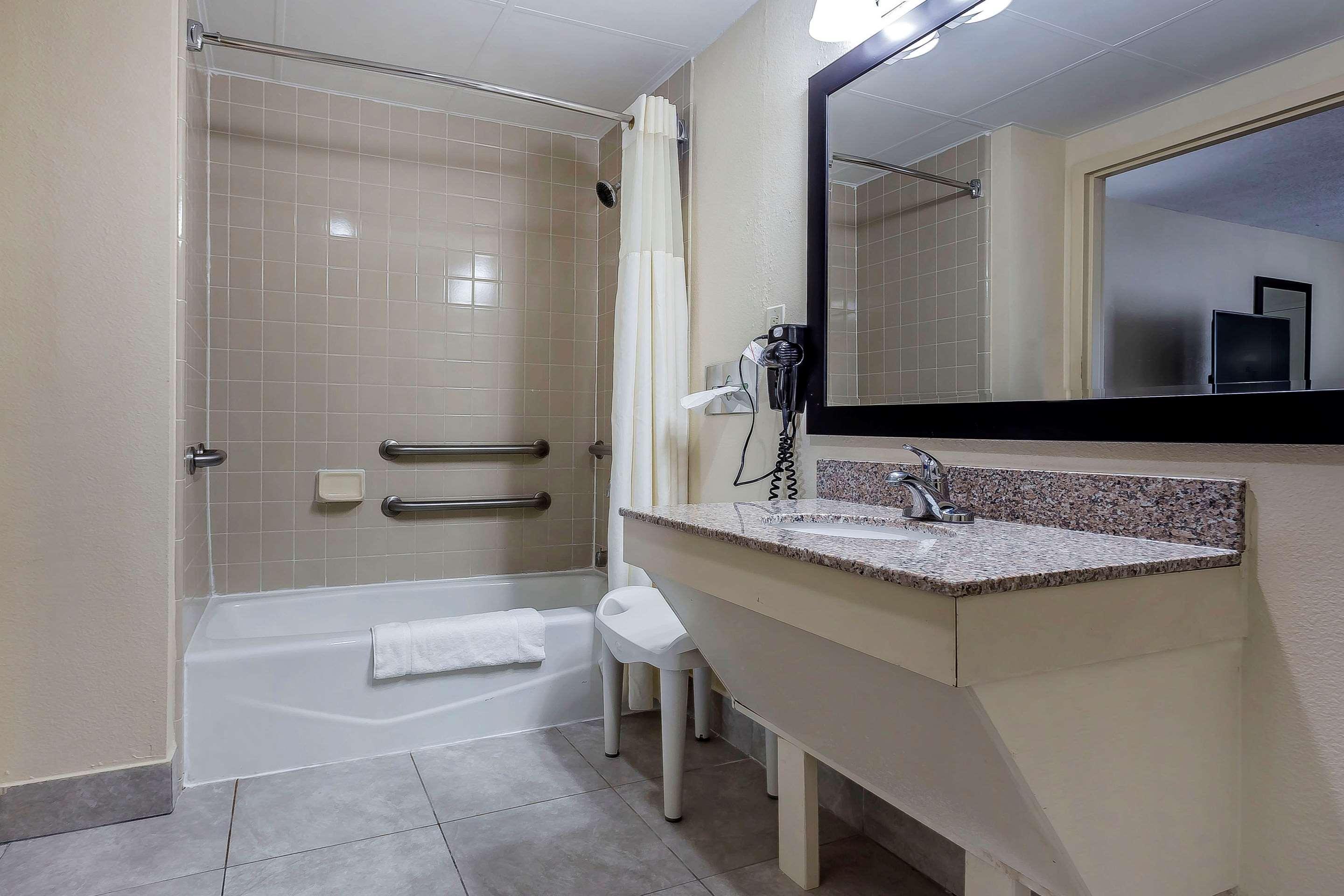 Quality Inn Aberdeen Esterno foto